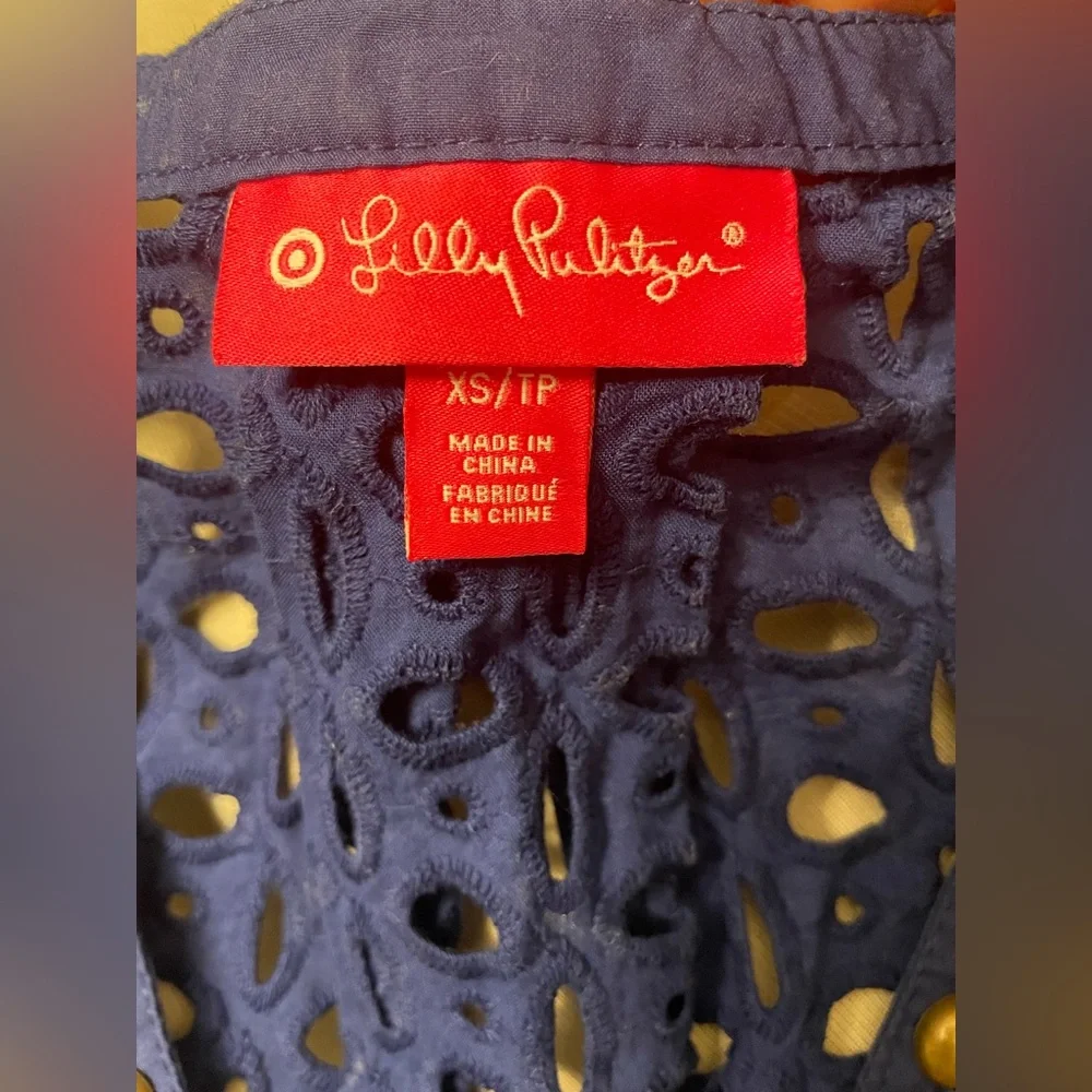 Lilly Pulitzer Royal Blue Eyelet Lace Oversized XS/S Blouse PtP 18.5” - Picture 8 of 9
